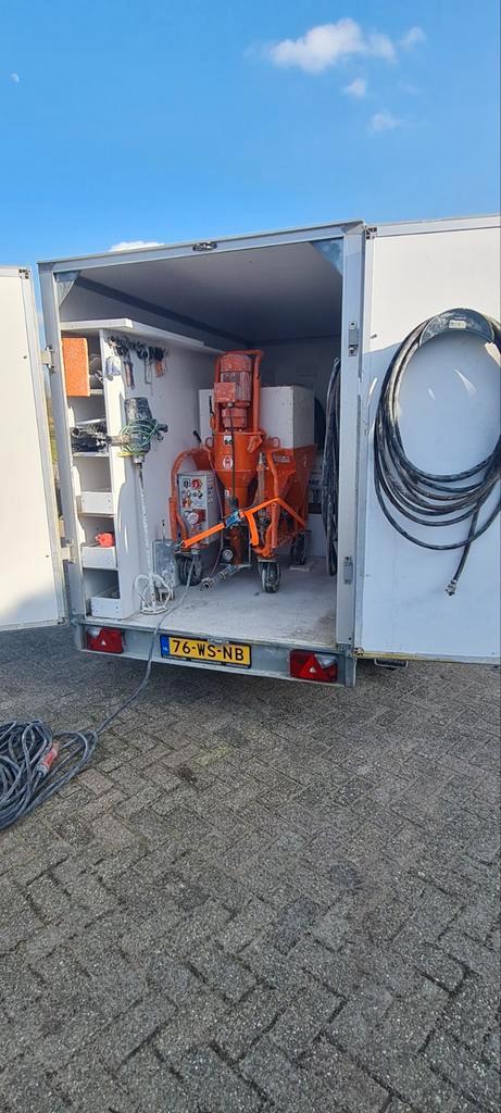 Gipsspuitmachine G4 met aanhanger - Goede staat!, Zakelijke goederen, Machines en Bouw | Industrie en Techniek, Ophalen of Verzenden