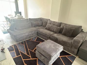 Corner Sofa -- Like new beschikbaar voor biedingen