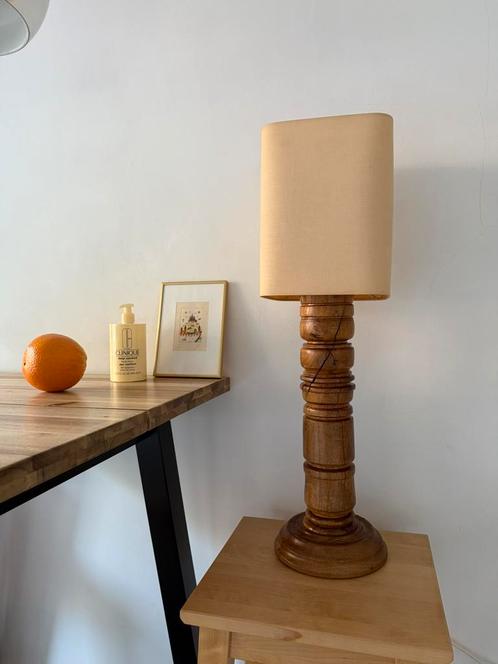 vintage ; lamp met karakter en verhaal, Huis en Inrichting, Lampen | Tafellampen, Gebruikt, 50 tot 75 cm, Hout, Ophalen of Verzenden