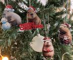 Vier kerstboomhangers capibara kerstmuts sneeuwpop hartje, Ophalen of Verzenden, Nieuw