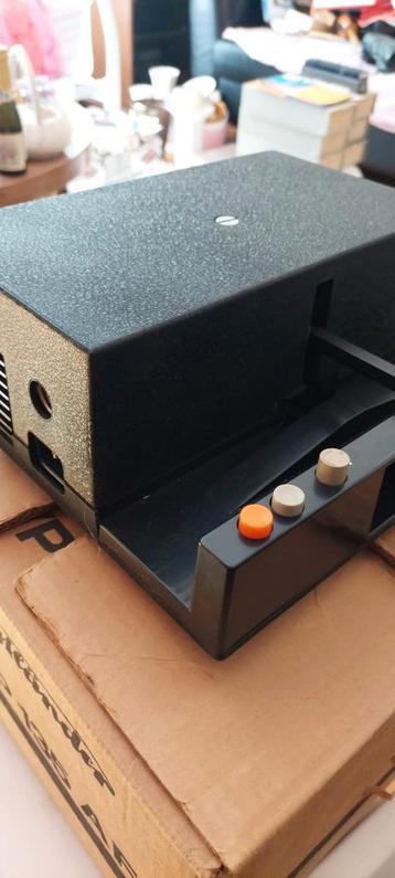 Voigtländer VP 135 AF Diaprojector met scherm beschikbaar voor biedingen