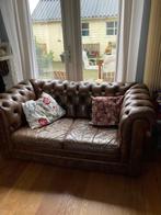 Vintage chesterfield bank, Huis en Inrichting, Banken | Bankstellen, Rechte bank, Gebruikt, Leer, Ophalen