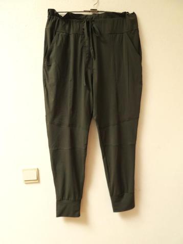 P25 NORAH broek travelstof groen maat 46	 beschikbaar voor biedingen