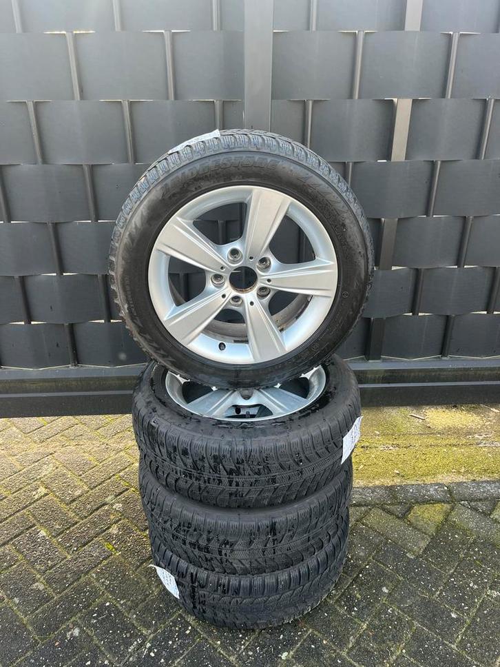 BMW 1 serieWinterbanden - bridgestone 205-55-16 7 mm, Auto-onderdelen, Banden en Velgen, Banden en Velgen, Winterbanden, 16 inch