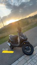 Zip 125cc 2t brom nieuw motorblok teruil tegen 125+ runner, Fietsen en Brommers, Scooters | Piaggio, Ophalen, Zo goed als nieuw