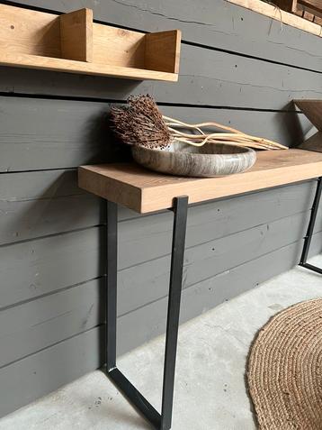 Sidetable oud eiken staal  beschikbaar voor biedingen