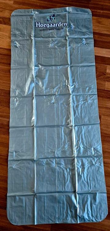 Nieuw opblaasbaar luchtbed van biermerk Hoegaarden beschikbaar voor biedingen