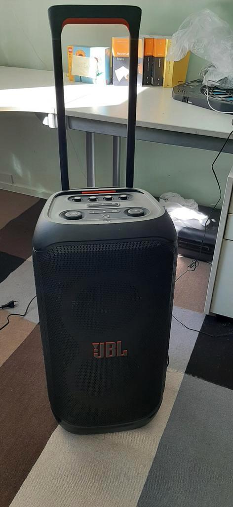 Te huur: JBL 320 Partybox Stage / bluetooth speaker, Audio, Tv en Foto, Luidsprekers, Zo goed als nieuw, Overige typen, 120 watt of meer