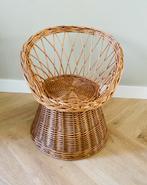 Rotan kinderstoel rieten stoeltje vintage retro tafeltje, Kinderen en Baby's, Kinderstoelen, Ophalen of Verzenden, Gebruikt, Overige typen