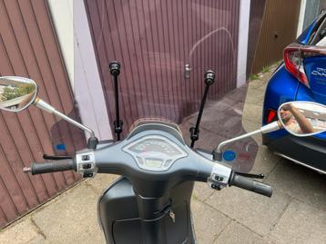 Vespa snor beschikbaar voor biedingen