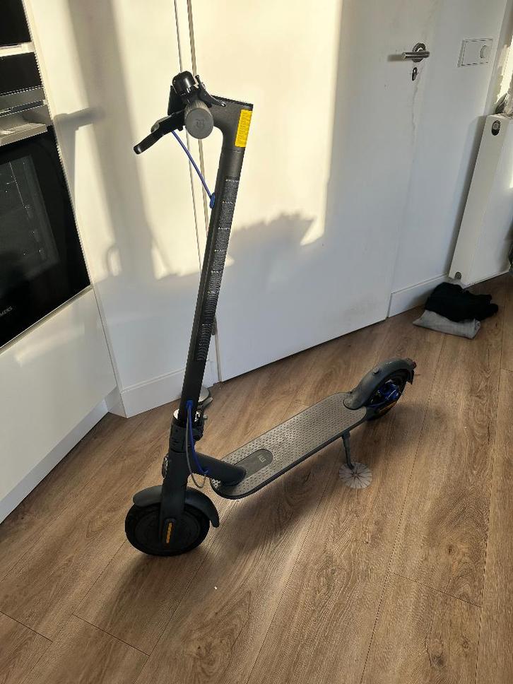 XIAOMI Mi Electric Scooter 3 Zwart, Fietsen en Brommers, Steps, Zo goed als nieuw, Elektrische step (E-scooter), Ophalen