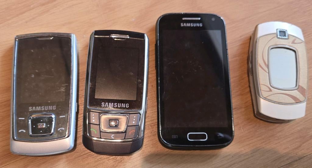 Oude GSM Collectie - samsung., Gebruikt, Zwart, Ophalen of Verzenden, Minder dan 3 megapixel