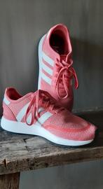 Adidas roze sneakers, Kleding | Dames, Schoenen, Adidas, Ophalen of Verzenden, Roze, Sneakers of Gympen