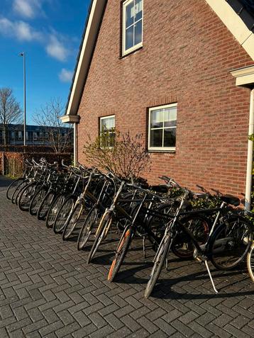 Student fiets / bike, stadfiets, city bicycle, kroeg fietsen beschikbaar voor biedingen