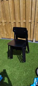 4 zwarte houten stapelstoelen, Huis en Inrichting, Stoelen, Vijf, Zes of meer stoelen, Gebruikt, Ophalen of Verzenden, Zwart