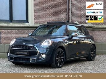 Mini 2.0 Cooper S JCW | NAP | Panodak | Adapt. Cruise | HUD beschikbaar voor biedingen