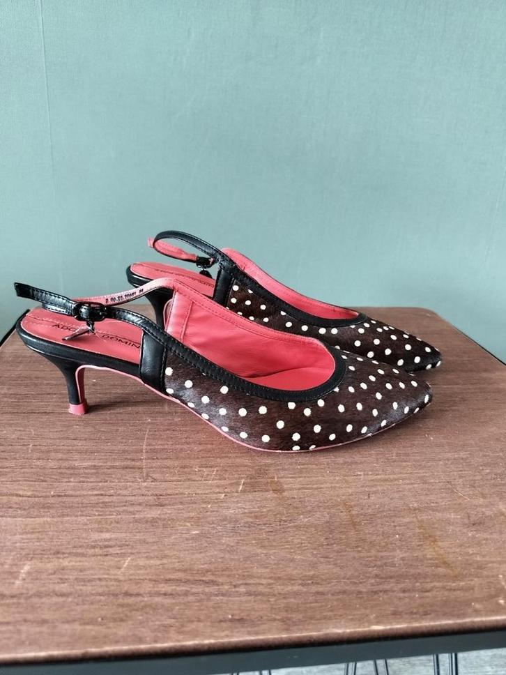 Alfonso Dominguez leren pumps. Maat 38, Kleding | Dames, Schoenen, Zo goed als nieuw, Bruin, Ophalen of Verzenden