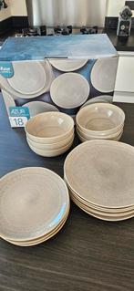 Azur ceramics serviesset nieuw!, Huis en Inrichting, Keuken | Servies, Ophalen, Keramiek, Nieuw, Bord(en)