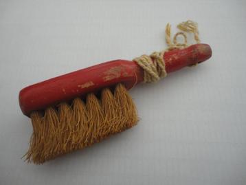 carnavals embleem, insigne, onderscheiding Breda 1956 rood beschikbaar voor biedingen