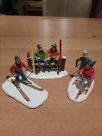 Lemax skiërs en zitbank kerstdorp set, Diversen, Kerst, Ophalen of Verzenden, Zo goed als nieuw