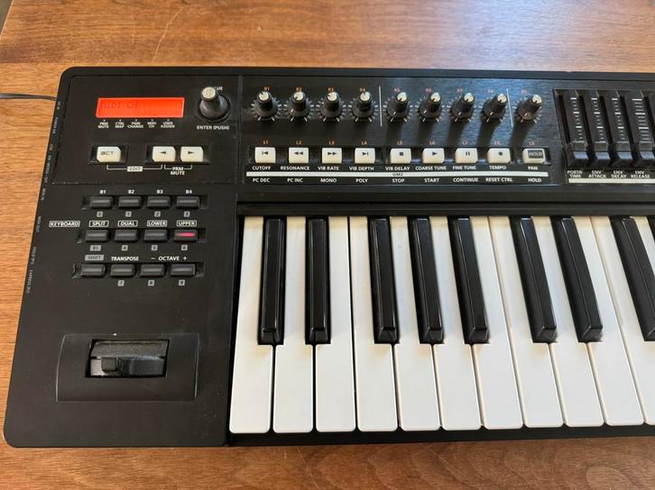 Roland A-800pro Midi keyboard controller, Muziek en Instrumenten, Midi-apparatuur, Gebruikt, Ophalen of Verzenden