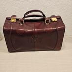 Vintage Bordeauxrode Dokterstas Bruno Magli, Sieraden, Tassen en Uiterlijk, 40 tot 60 cm, Gebruikt, 20 tot 30 cm, Minder dan 35 cm
