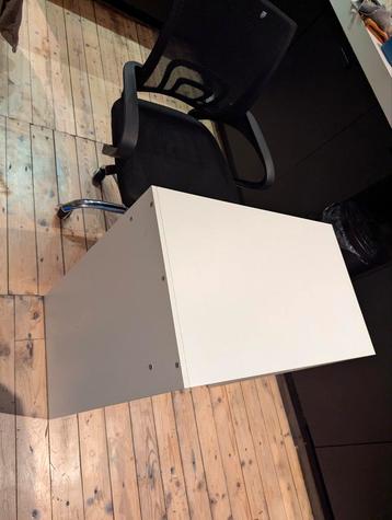 Ikea Computer table and viking office chair beschikbaar voor biedingen