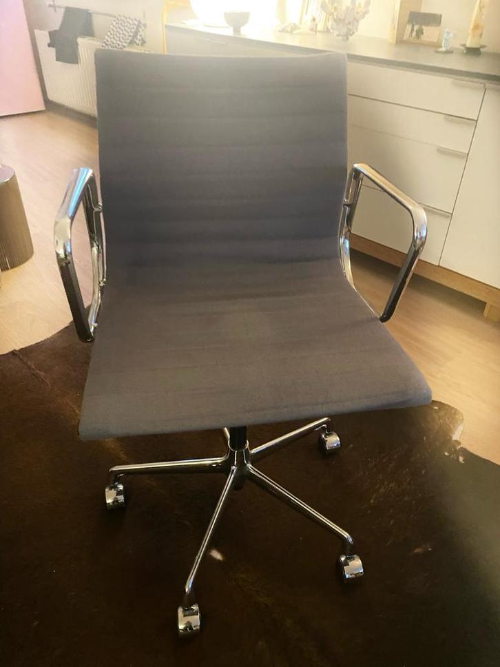 Eames Aluminum Group bureaustoel - Vitra, Huis en Inrichting, Bureaustoelen, Gebruikt, Bureaustoel, Grijs, Ergonomisch, Ophalen