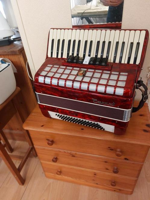 Tekoop een mooie accordeon 80 bas 3 korig inclusief koffer, Muziek en Instrumenten, Accordeons, Zo goed als nieuw, Toetsaccordeon
