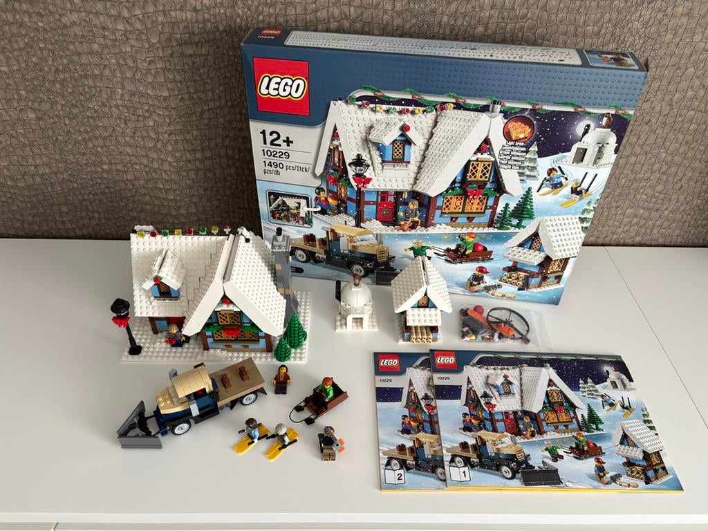 Lego 10229 Winter Village Cottage, Kinderen en Baby's, Speelgoed | Duplo en Lego, Ophalen of Verzenden, Zo goed als nieuw, Complete set