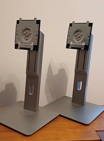 2 Monitor verstelbare standaarden.  beschikbaar voor biedingen