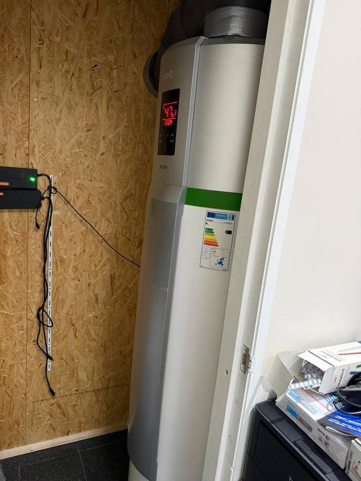 warmtepompboiler Haier HP250m3, Doe-het-zelf en Verbouw, Geisers en Boilers, Gebruikt, Boiler, 100 liter of meer, 3 t/m 5 jaar oud