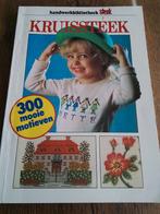 Kruissteek 300 motieven, Ophalen of Verzenden, Zo goed als nieuw, Handborduren, Patroon