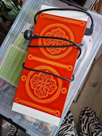 Vintage warmhoudplaat beschikbaar voor biedingen