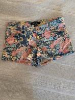 Korte jeans gebloemd Amisu maat 34, Overige kleuren, Ophalen of Verzenden, Zo goed als nieuw, W27 (confectie 34) of kleiner