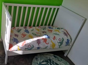 Ledikant+commode+kledingkast IKEA Sundvik (samen of apart) beschikbaar voor biedingen