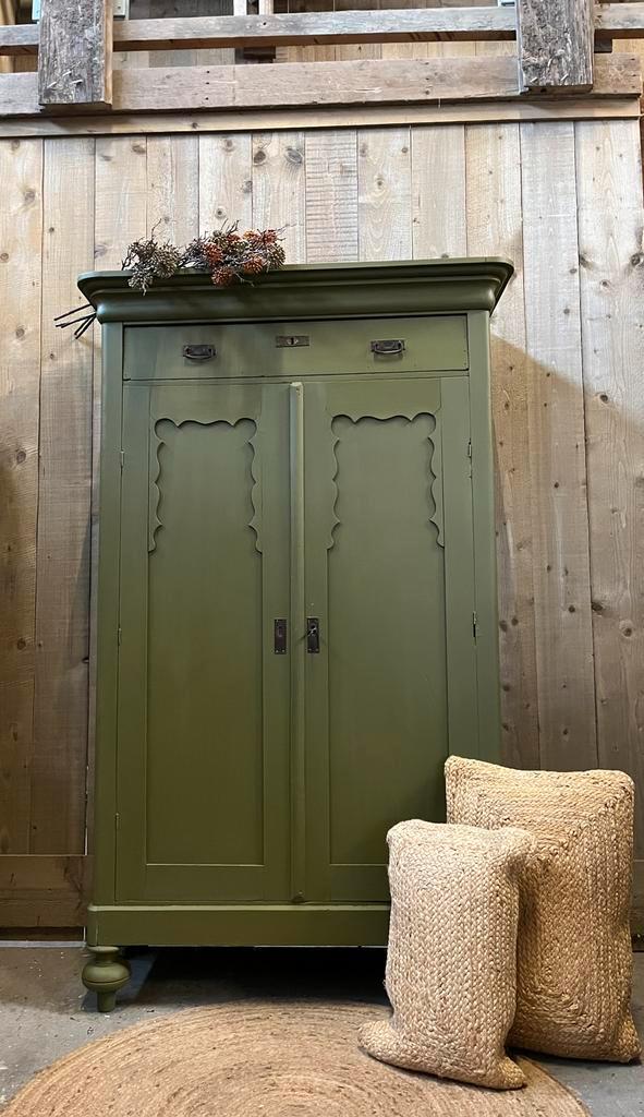 Mos groene Biedermeier meidenkast/ kledingkast /voorraadkast, Huis en Inrichting, Kasten | Ladekasten, Zo goed als nieuw, Minder dan 100 cm