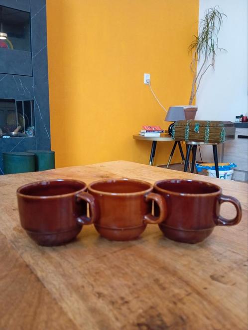 Vintage Bruine Kopjes - Set van 3, Huis en Inrichting, Keuken | Servies, Gebruikt, Kop(pen) en/of Schotel(s), Effen, Keramiek