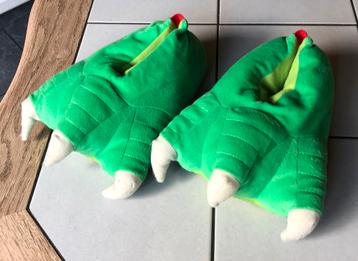 Efteling draken pantoffels sloffen maat 30/35 zgan beschikbaar voor biedingen