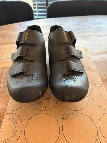 Shimano RC1 Fietsschoenen Maat 47 beschikbaar voor biedingen