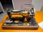 antieke elektrische Singer naaimachine uit 1929., Ophalen