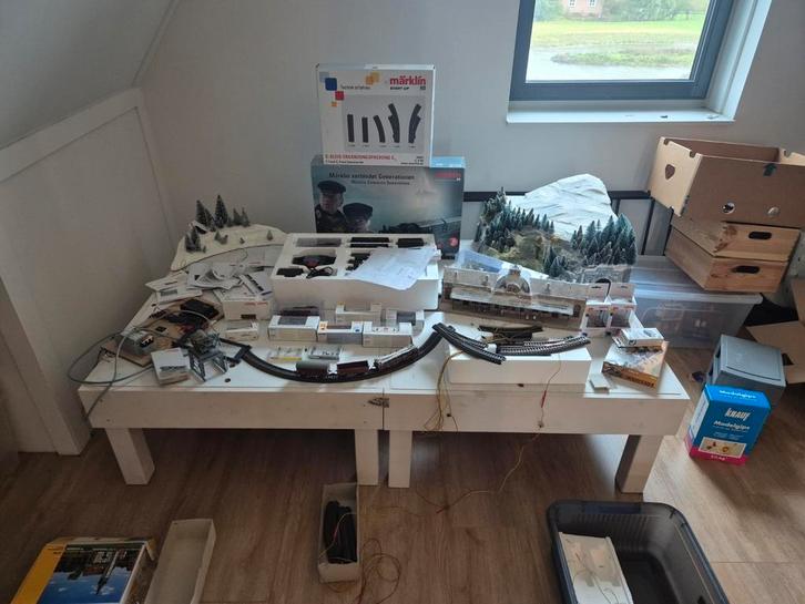 Märklin Winterbaan H0 compleet digitaal + scenery + tafels, Hobby en Vrije tijd, Modeltreinen | H0, Zo goed als nieuw, Wisselstroom