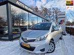 Toyota Yaris 1.3 VVT-i Comfort/AIRCO/CAMERA, Voorwielaandrijving, Euro 5, Stof, Zwart