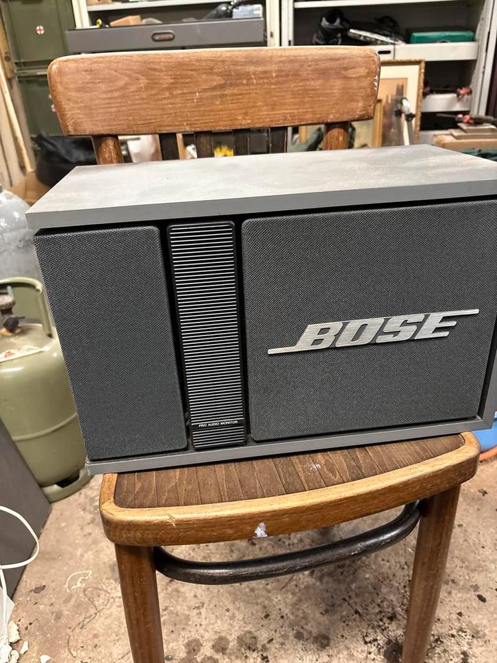 Bose 301 Professional Monitor Series II Speaker 2 stuks, Audio, Tv en Foto, Luidsprekers, Gebruikt, Front, Rear of Stereo speakers