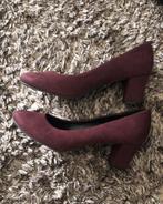 Aubergine kleurige lage pumps maat 40, Kleding | Dames, Schoenen, Pumps, Overige kleuren, Ophalen of Verzenden, Zo goed als nieuw