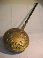 Geel/rood koperen beddenpan met houten steel, Ophalen, Koper