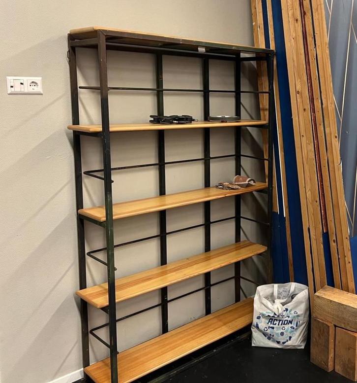 Unieke industriële kast, Huis en Inrichting, Kasten | Kledingkasten, Gebruikt, 150 tot 200 cm, 100 tot 150 cm, 25 tot 50 cm, Met plank(en)