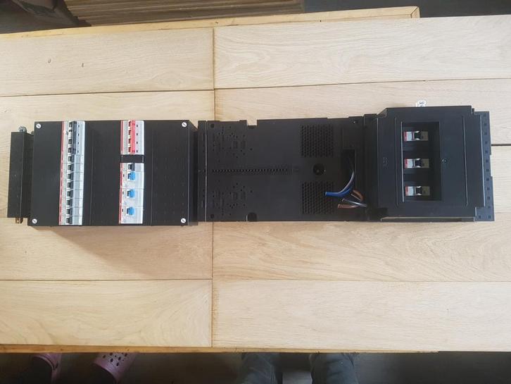 ABB Groepenkast–3-fase–8 groepen+kookgr met wifi + hoofdsch, Hobby en Vrije tijd, Elektronica-componenten, Nieuw, Ophalen of Verzenden