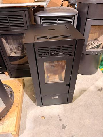 Tectro pelletkachel 7,5kw beschikbaar voor biedingen