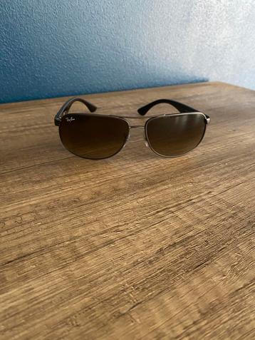 Ray Ban zonnebril te koop beschikbaar voor biedingen